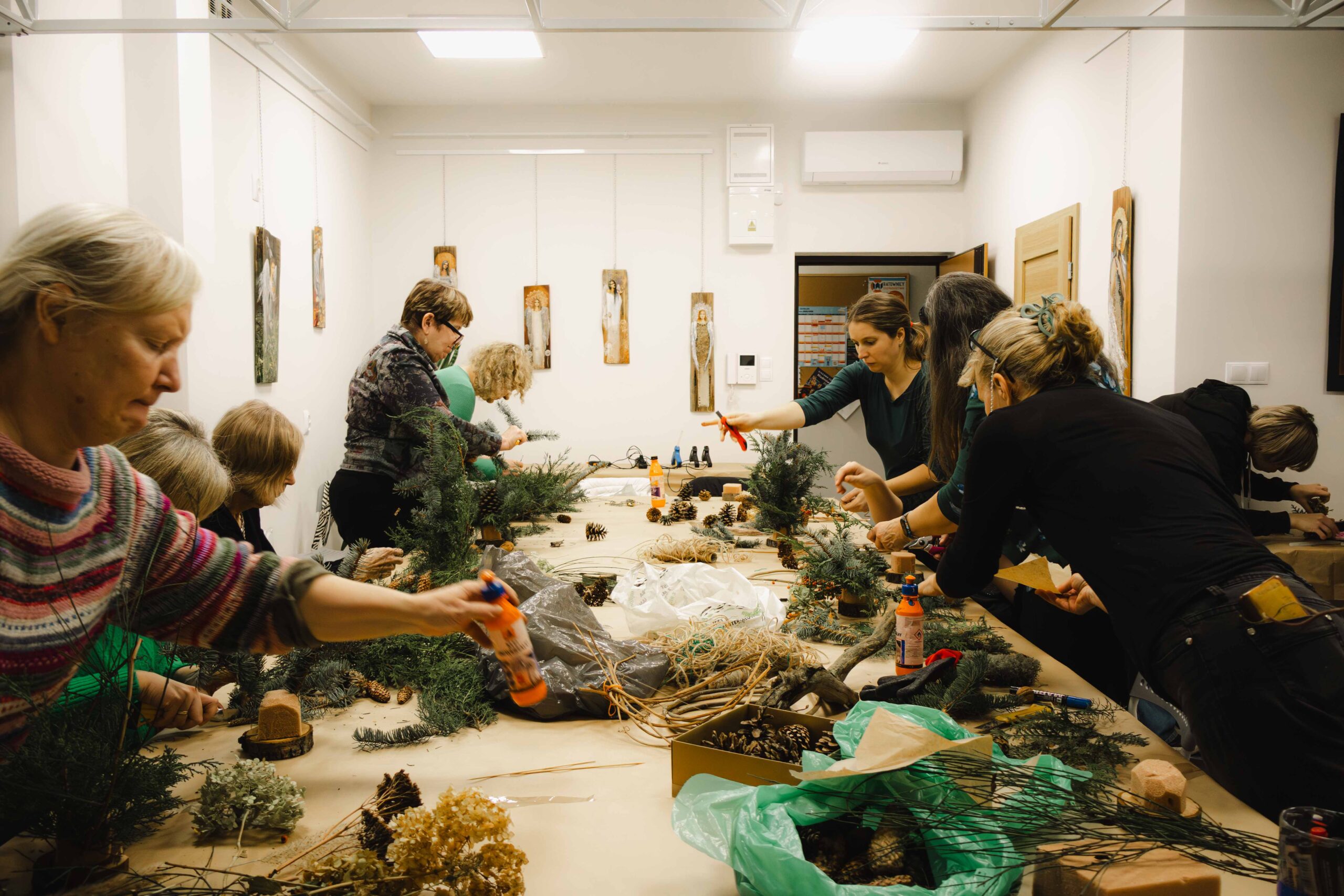 Świąteczne stroiki │ Relacja z warsztatów rękodzielniczych